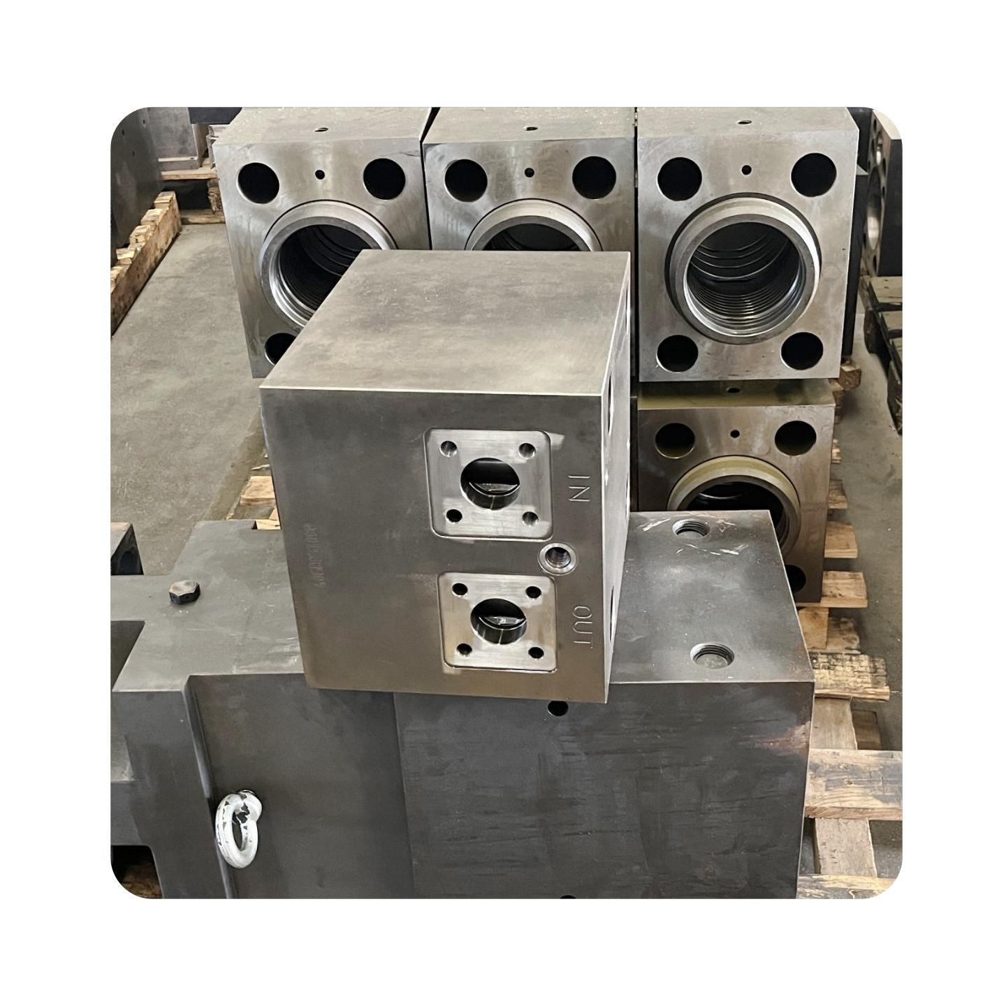 Wibrujący hydrauliczny młot ud – Skid Steer Loader recenzja i cena